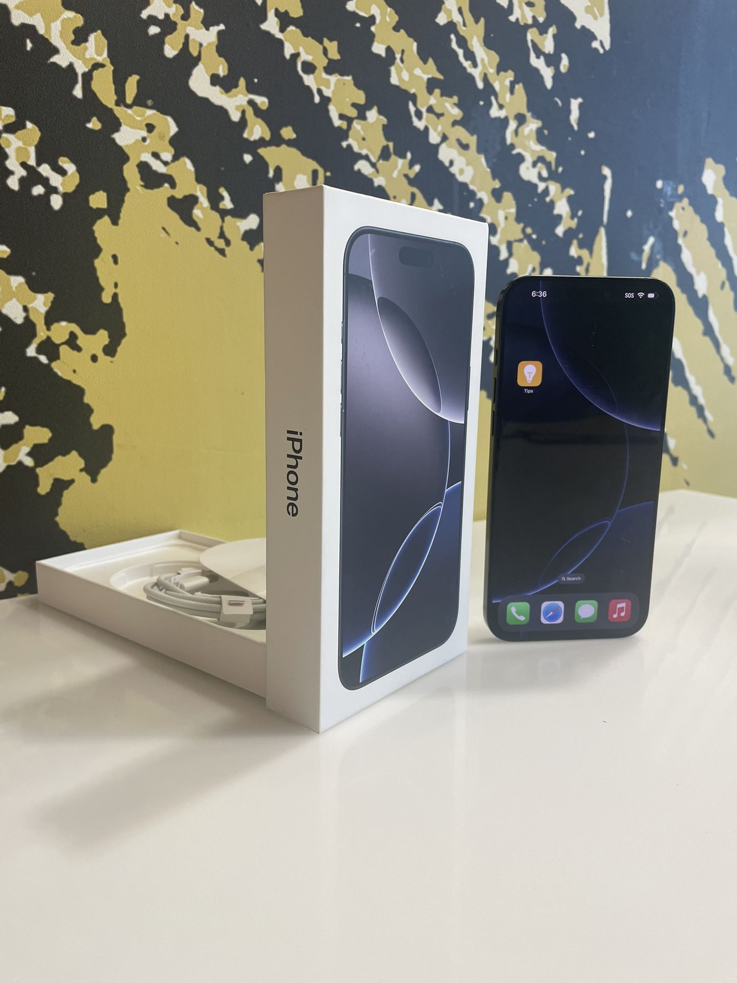 Unlocked iPhone 16 Pro Max 1TB- Black Titanium