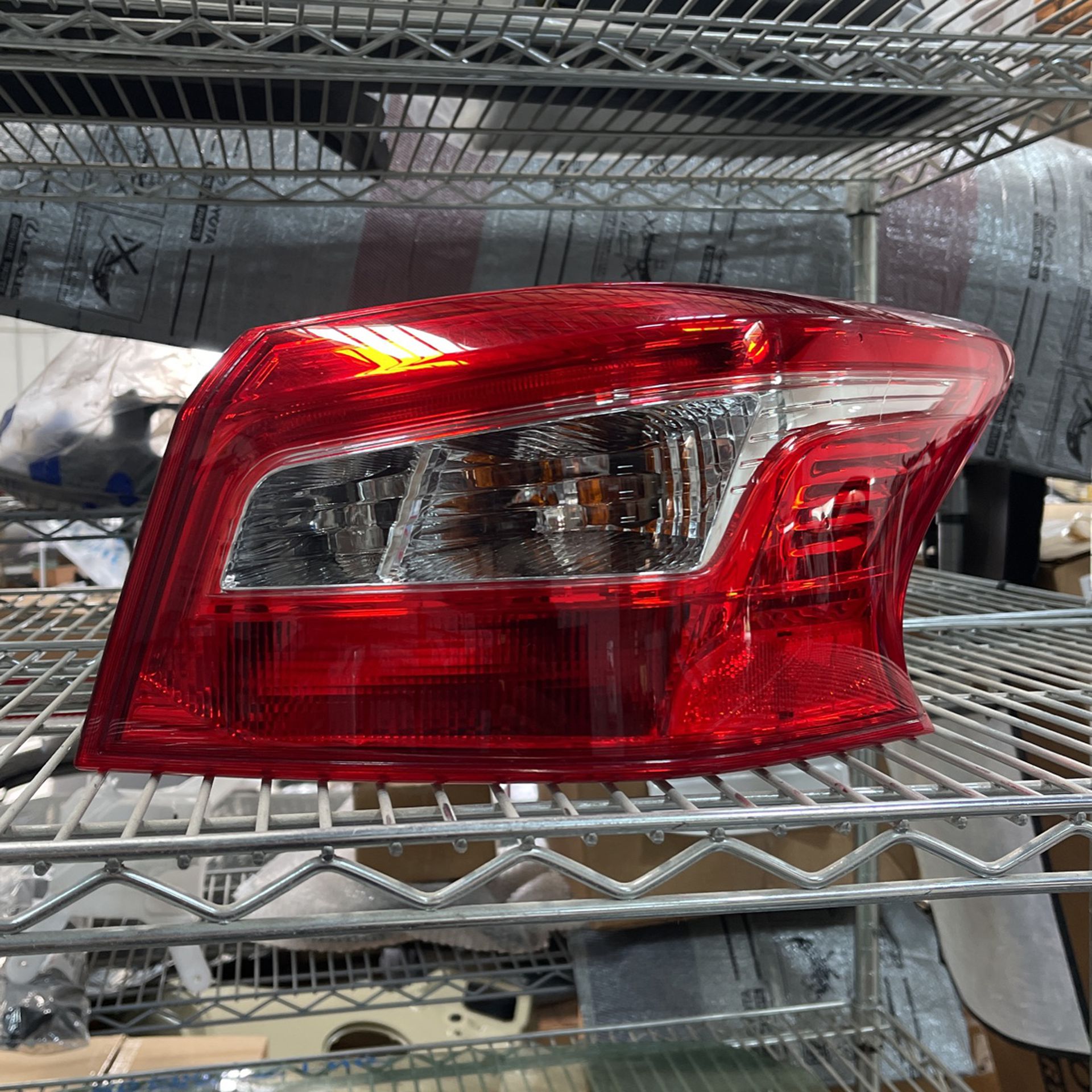 2016-2018 Nissan Sentra Rear Tail Light RT passenger Side 
