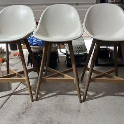 Stools / Chairs