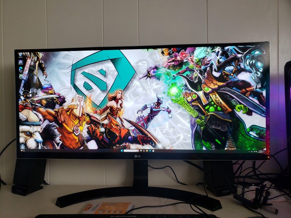 LG 34UM88C-P 34" 4K monitor Utrawide QHD IPS with USB charge 2x HDMI 2x Thunderbolt