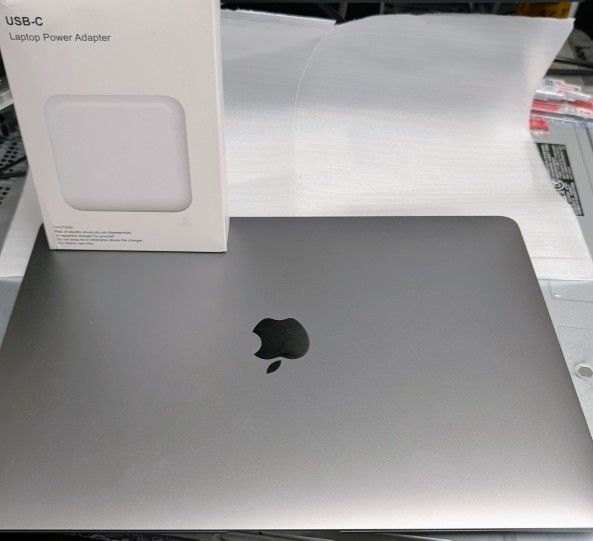 MacBook Air Retina 13 inch 2019
