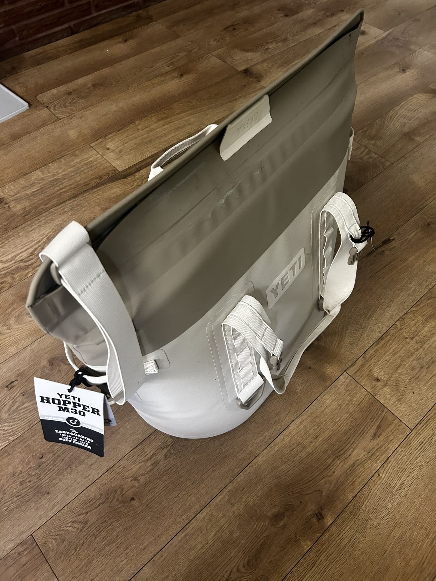 Yeti hopper M30 Tote Soft Cooler Tote, Ice Chest Cooler Cape Taupe ( New With Tags)