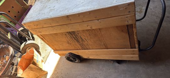 FREE table on wheels