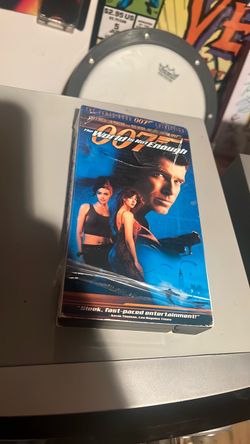 007 The World Is Not Enough VHS