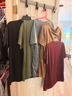 5 PIECES SET OF UNISEX MOISTURE WICKING LIGHTWEIGHT T SHIRTS IN A LARGE SIZE AND ASSORTED COLORS