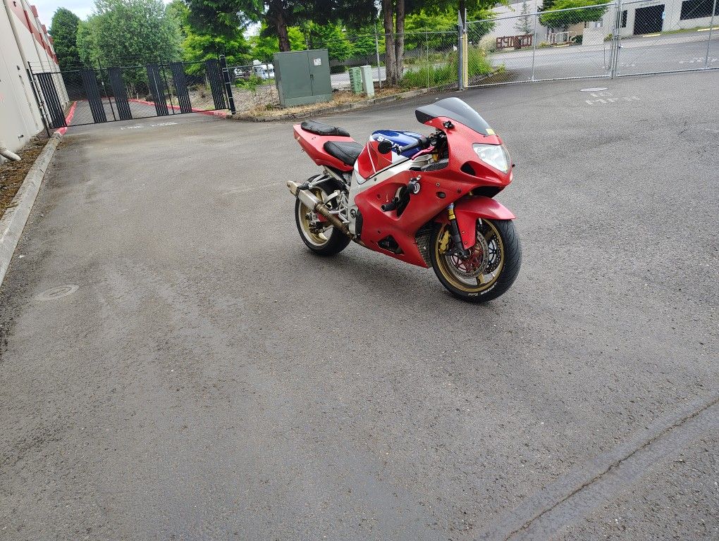 2001 Suzuki Gsxr1000