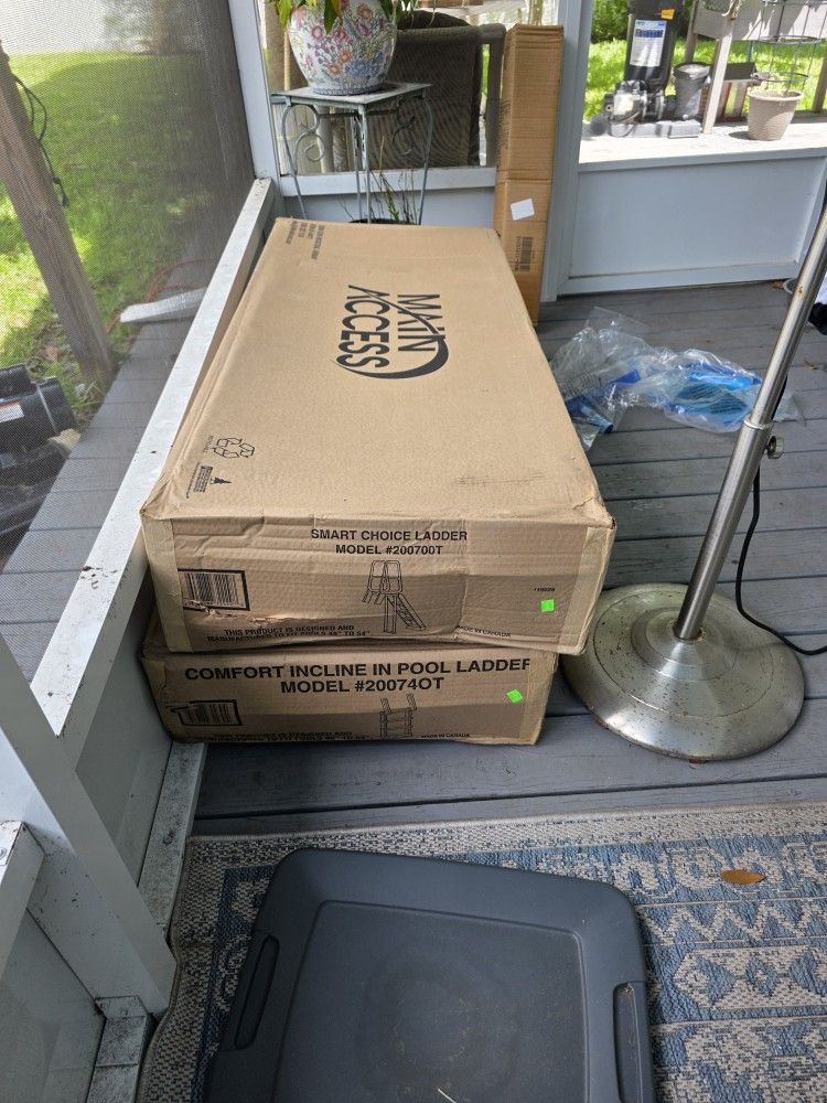 New In The Box Pool Lader  75 $ .