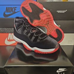 Deadstock Womens Air Jordan 11 Retro (Bred Velvet)