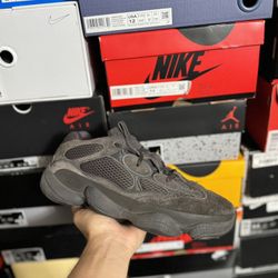 Adidas Yeezy 500 Utility Black size 9 USED But Clean