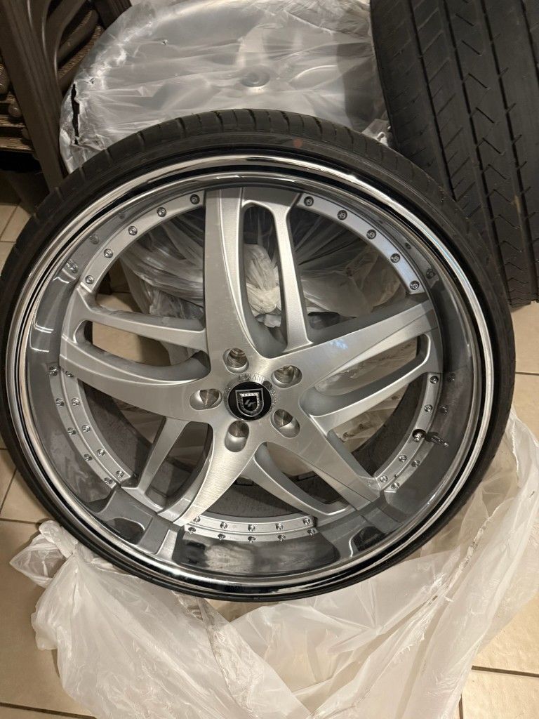 Lexani 24's...with Tires