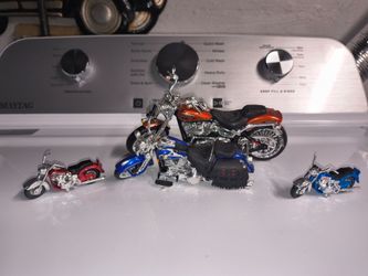 Toy Harley Davidson bikes