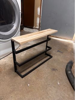 Shelf/hanger