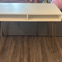 Mid Size Desk