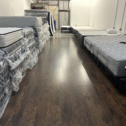Queen Mattress Blow Out Event Happening Today!