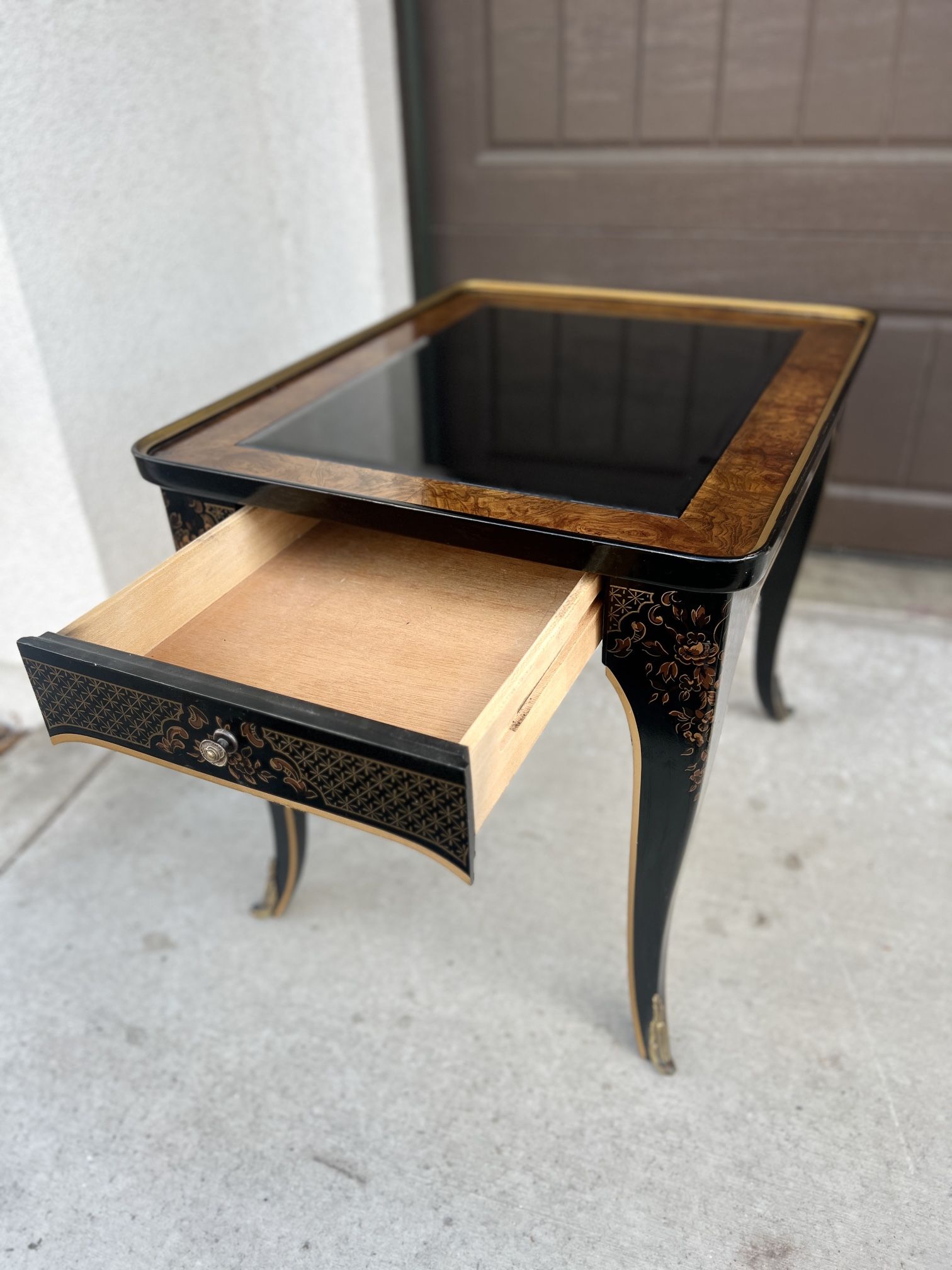 1980s Fine Drexel Heritage Et Cetera Bronze Mounted Chinoiserie Side Table