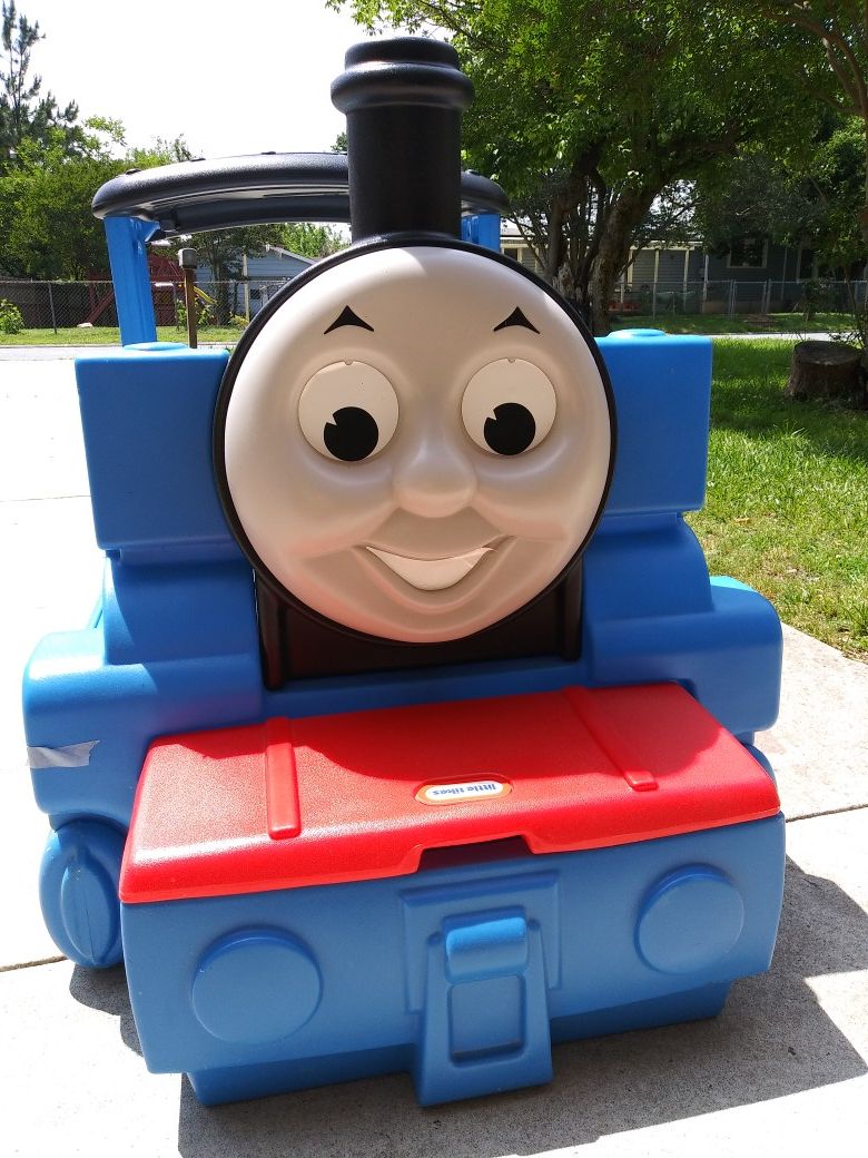 Thomas the train bed