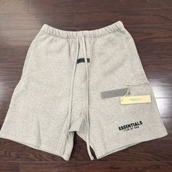 Dark Ontmeal Essentials Shorts