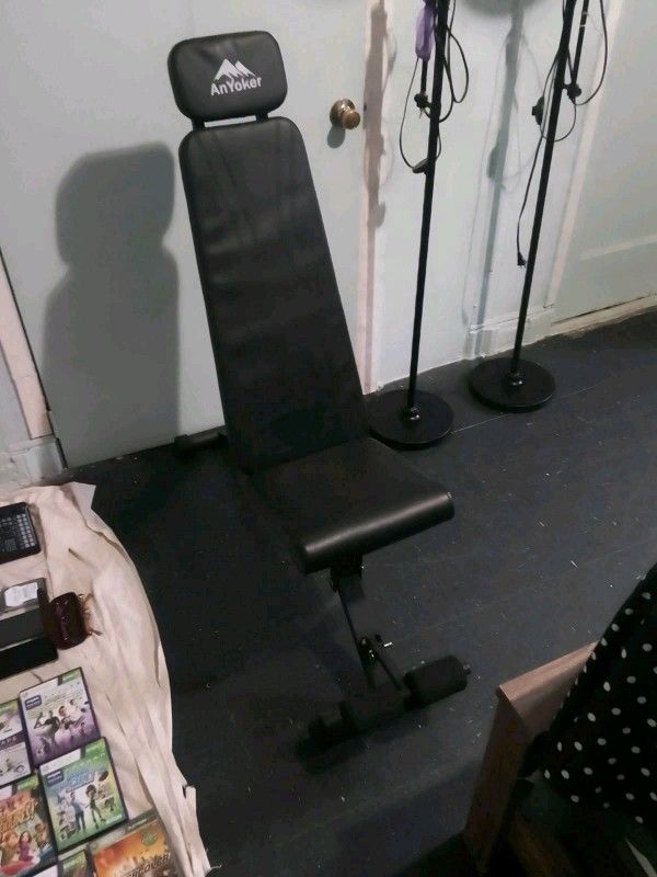 An YOKER FOLDING WORKOUT BENCH