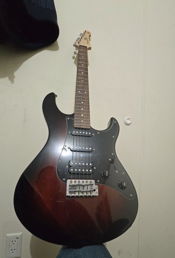 GUITAR! Yamaha PAC012 Pacifica