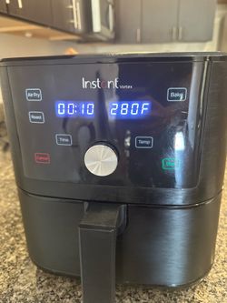 Instant Vortex 4-in-1 Air Fryer – Clean & Ready to Cook!
