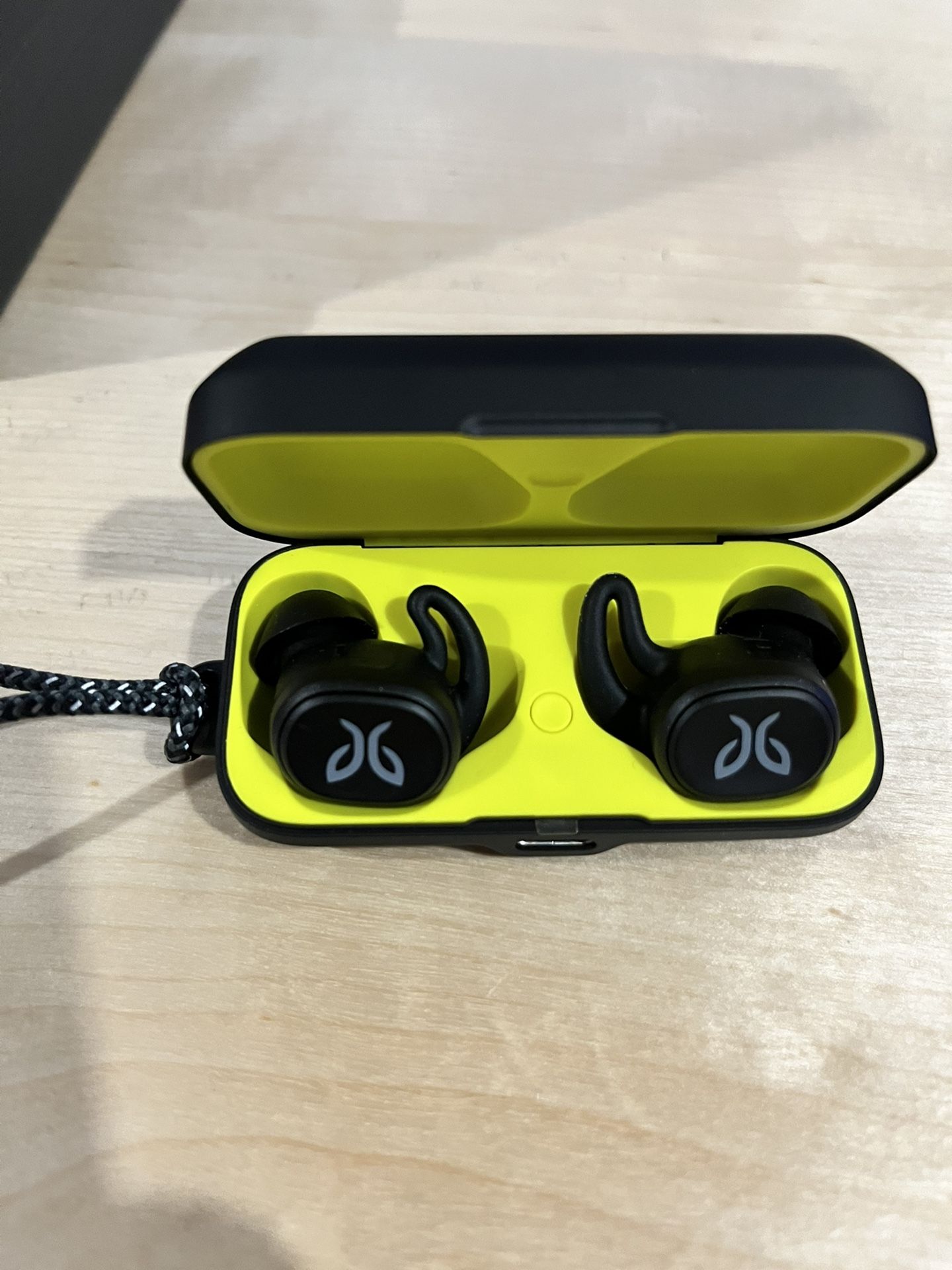Vista Jaybird Freedom Headphones Jaybird Vista Noise-Canceling