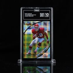 1997 Bowman’s Best Tony Gonzalez Atomic Refractor RC TAG 10