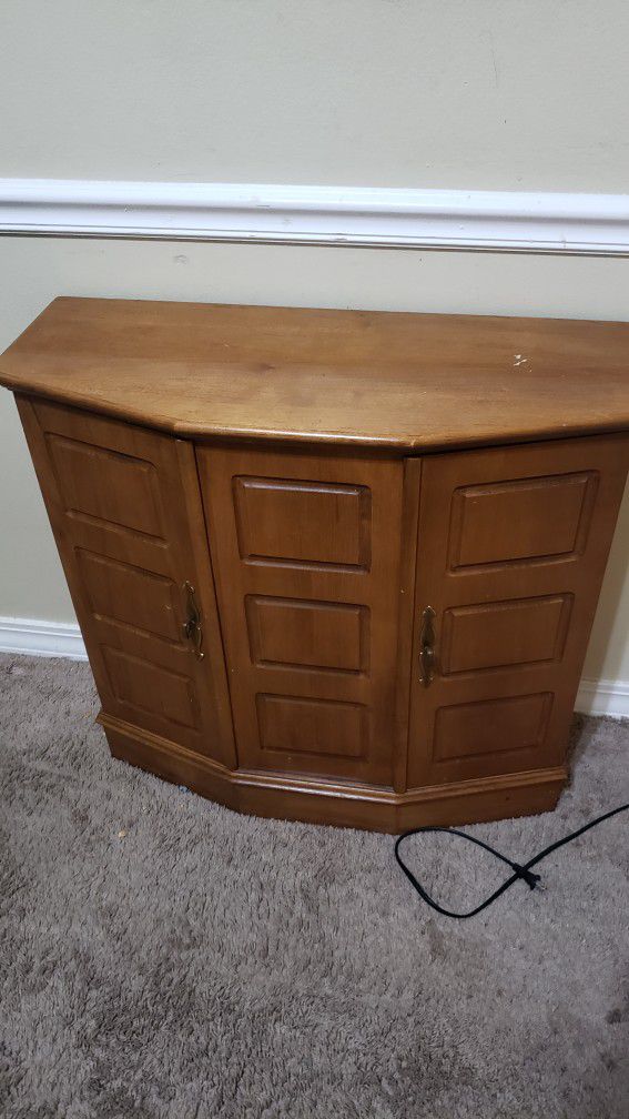 Good Cabinet For Front Instance Or For Corner Space