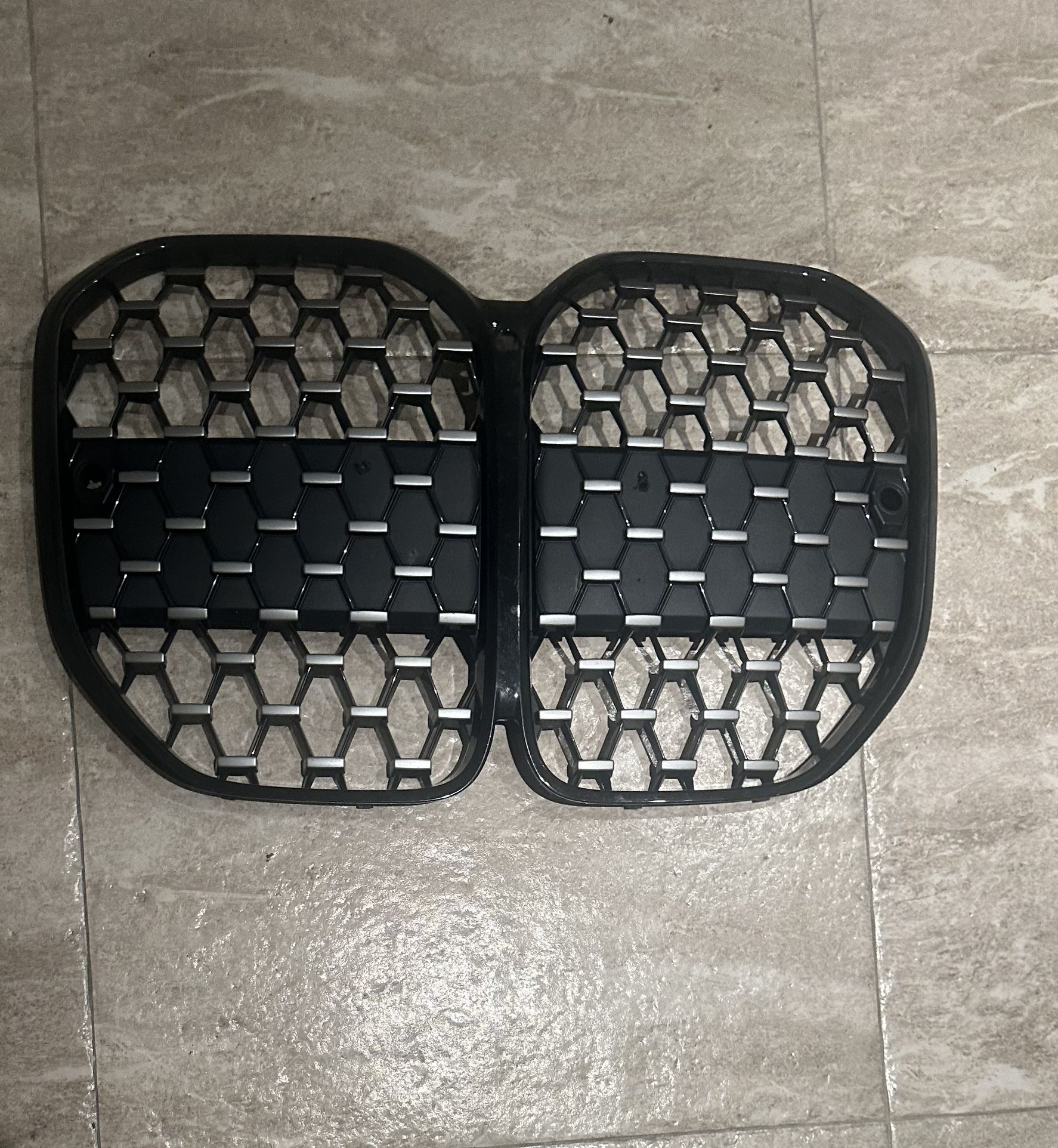 BMW M440i Grill **Read Description**
