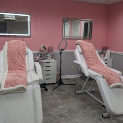 Spa and Massage Chair

& Bed
