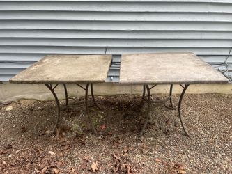 2 free tables