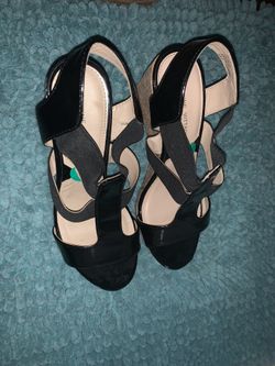 Super cute wedges size 8