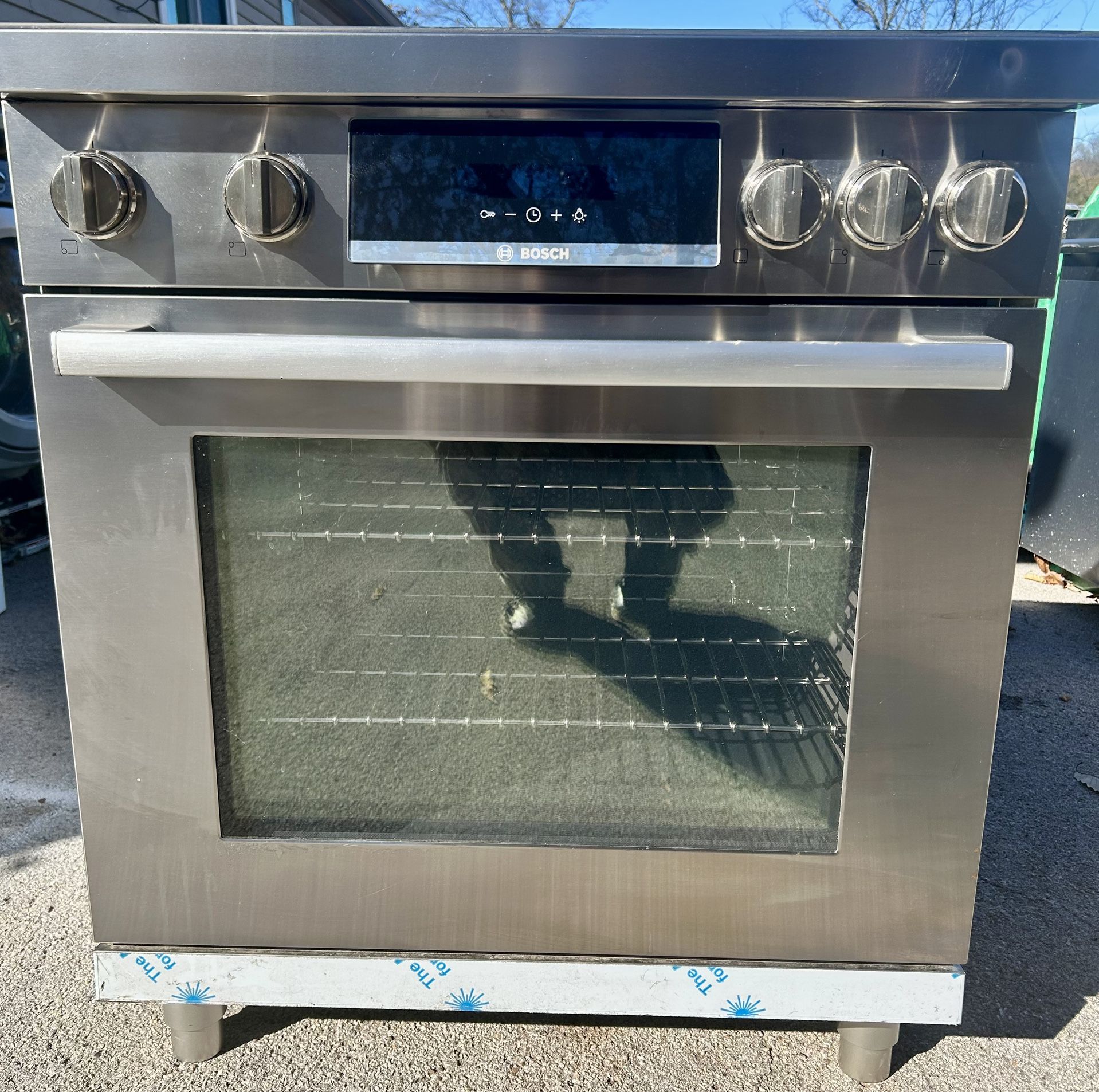 NEW! Bosch 800 Series Electric Power Grid Power Freestanding Range Stainless Steel New!