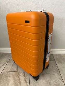 NEW AWAY Carry-On Luggage (21.7" x 14.4" x 9")
