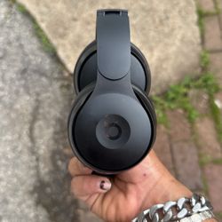 Beats Solo 4 