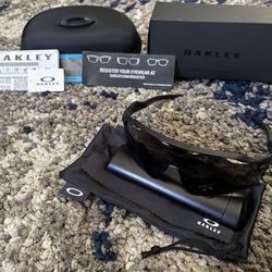 Oakley Radar Mens Sunglasses Polarized Black Frame and Lens