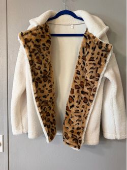Women’s warm and fuzzy lightweight jacket