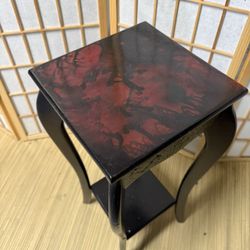 Elegant Hand-Crafted Accent Table – Black & Red Marbleized Top