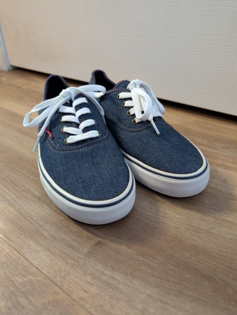 Levi's Shoes Size 8