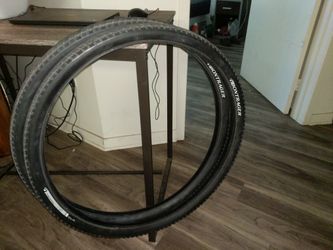 2 Bontrager H5 700X45 Hybrid Mountain Bike tires and Kenda Tubes