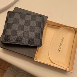 Louis Vuitton Mens Wallet