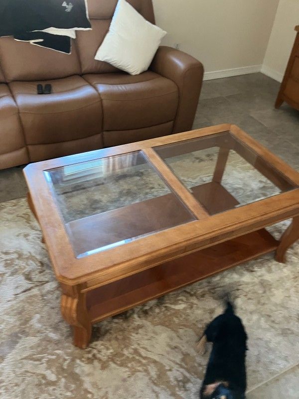 Coffe Table And 2 End Tables