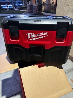 Milwaukee m18 vacuum