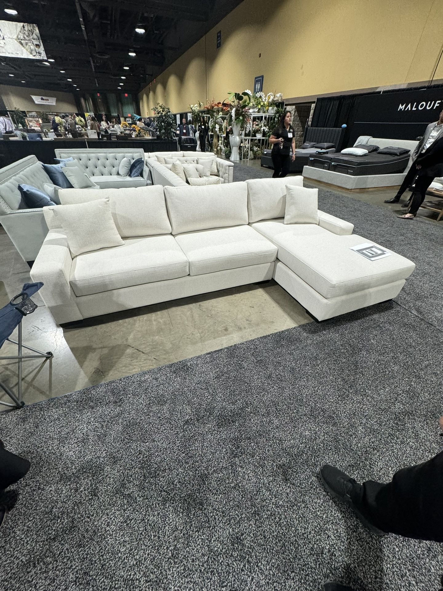 Loveseat With Chaise , L Shape Sofás