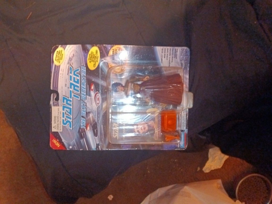 Star Trek TNG Leaxana Action Figure 