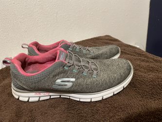 Women’s Sketcher’s Size 7.5 