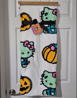 Hello Kitty Frankie Throw 