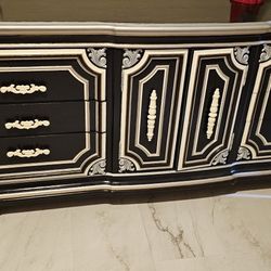 9 drawer Dresser