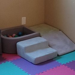 Climbing Blocks And Ball Pit 