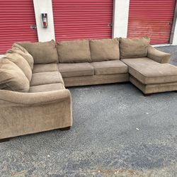 Comfy Nice Sectional Couch 🔥🔥