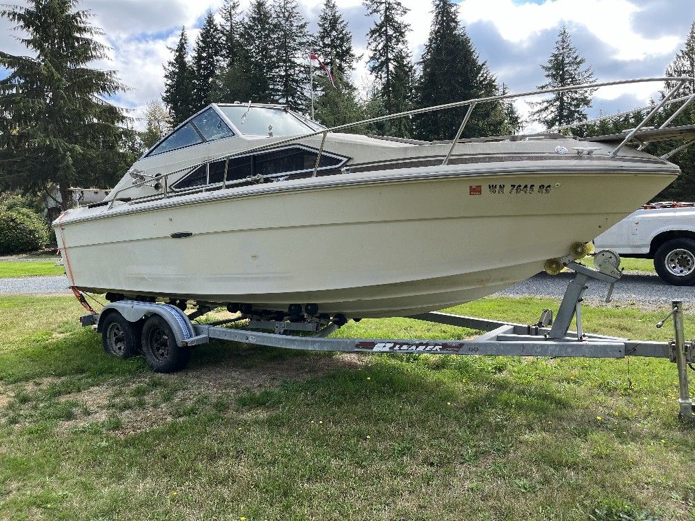 1982 23' SeaRay Cutter